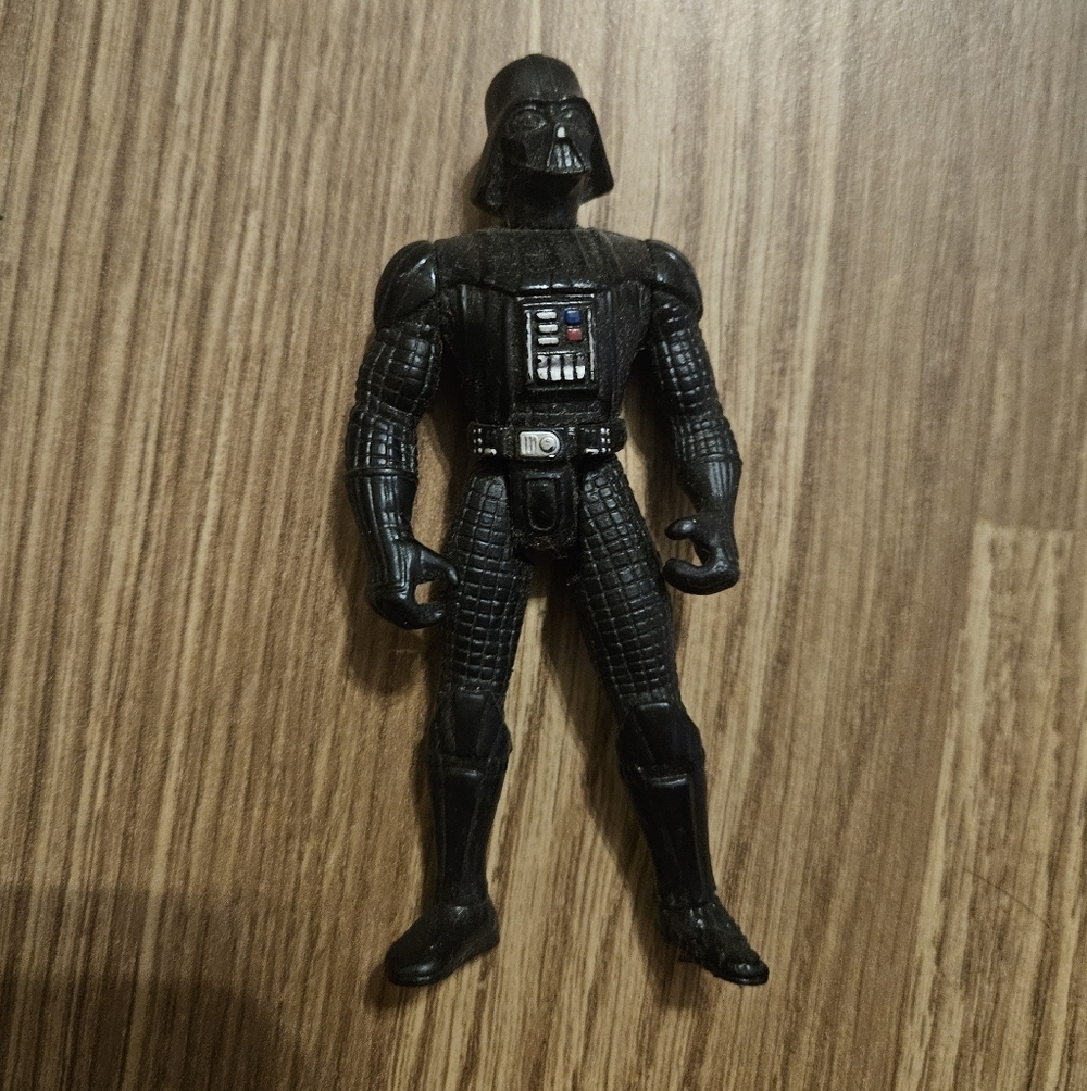Vintage 1995 Darth Vader Action Figure